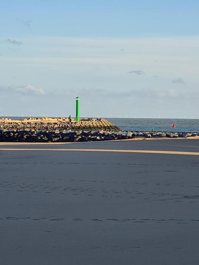 Frontaal Gelijkvloers Seaview 80M² 2 Slp Apartment Oostende Bagian luar foto